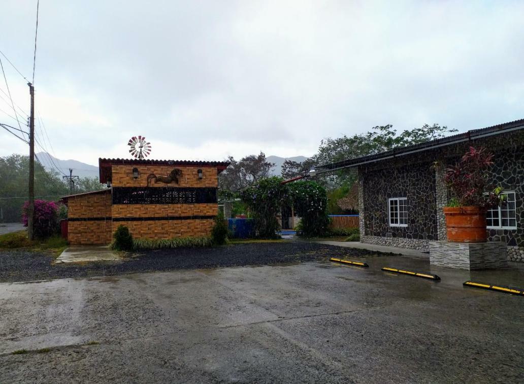 Windmill Hostal El Valle de Anton Exterior foto